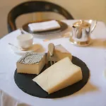 Otel Petronilla - In 4*