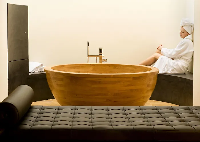 Petronilla - In Hotel 4*