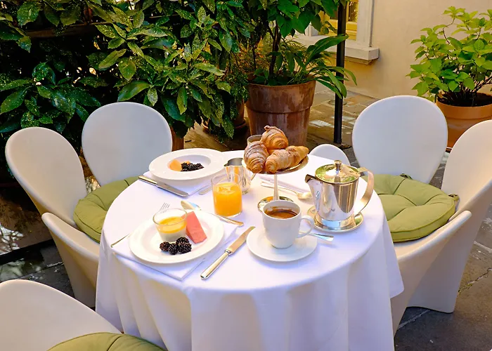 Petronilla - In Hotel 4*